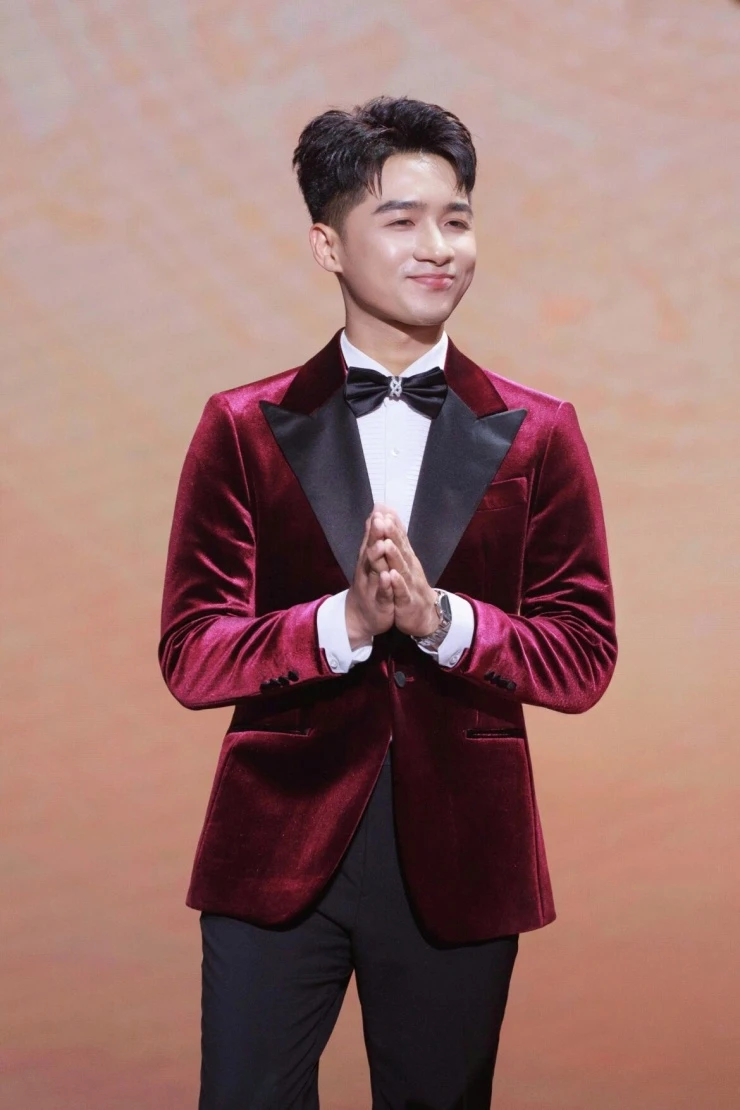 Tân Nhàn - Tấn Minh bất đồng nhận xét thí sinh Sao Mai 2026 trong liveshow 2 Tân Nhàn - Tấn Minh bất đồng nhận xét thí sinh Sao Mai 2026 trong liveshow 2