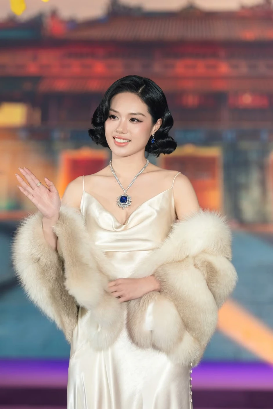 Tăng Thanh Hà đóng Nam Phương Hoàng hậu