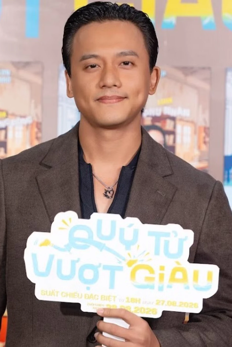 Tăng Thanh Hà lại gây sốt