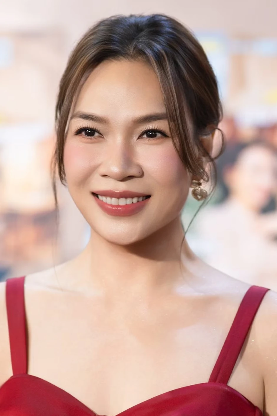 Tăng Thanh Hà lại gây sốt