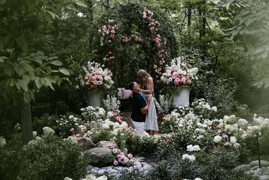 Taylor Swift khiến "ông trùm" quyền lực phải hoãn luôn bữa tiệc toàn sao?