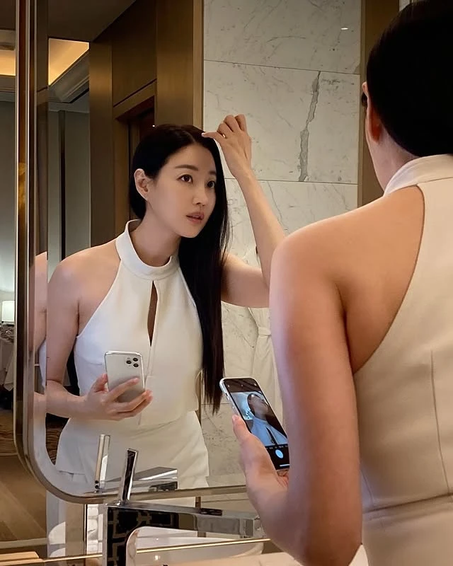 Thái độ lạ của "Hoa hậu quốc dân" bị tịch thu nhà 11 tỷ