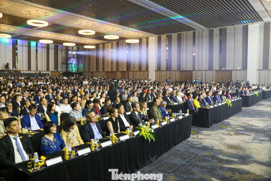 Thái Hòa và phim Tử chiến trên không thắng giải ở Liên hoan phim châu Á Đà Nẵng Thái Hòa và phim Tử chiến trên không thắng giải ở Liên hoan phim châu Á Đà Nẵng