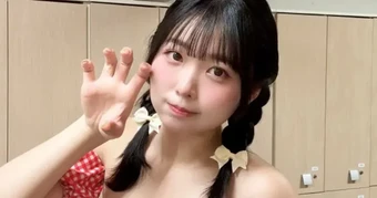 Thần tượng áo tắm Nhật Bản tiết lộ quá khứ trớ trêu: Hội thao trường học từng bị hủy bỏ vì "vòng một" quá khổ của cô nữ sinh