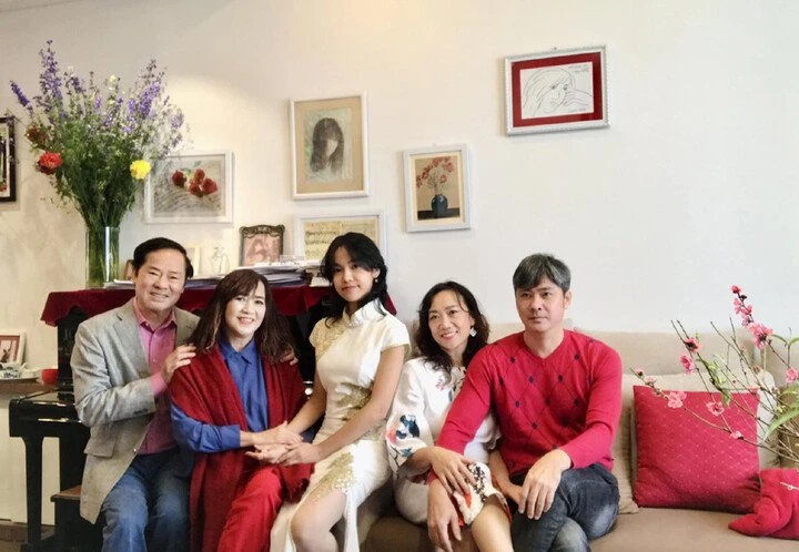 Thầy giáo dạy văn nổi tiếng nhờ vai diễn Bí thư tỉnh ủy