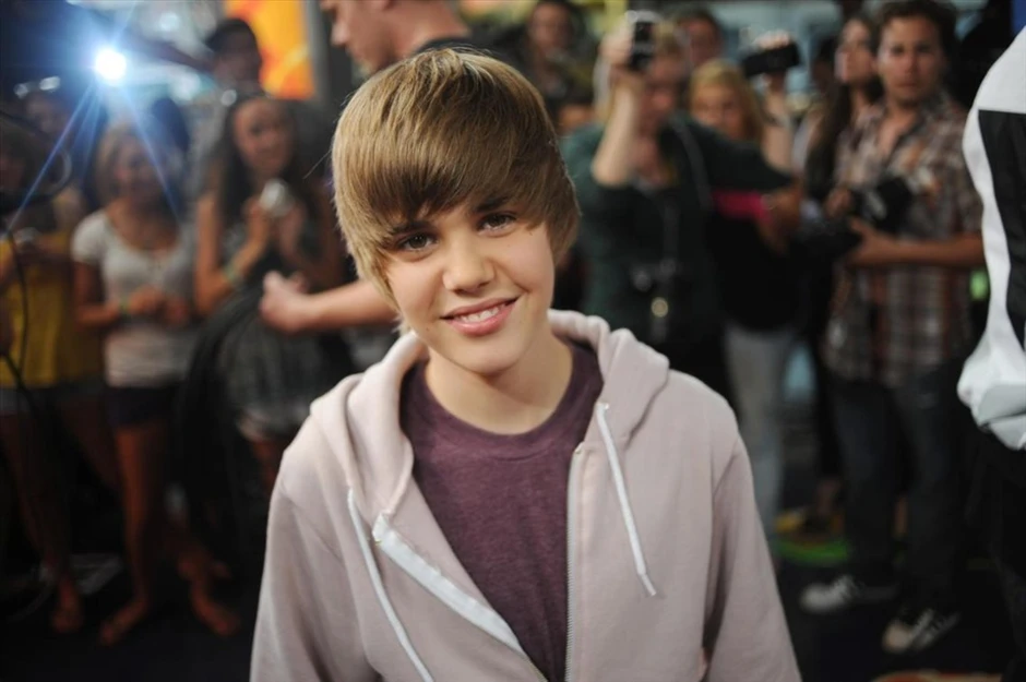 Thiên hạ đệ nhất yêu vợ gọi tên Justin Bieber, tuyên bố công khai: "Em yêu, anh yêu em. Bài hát này dành cho em!"