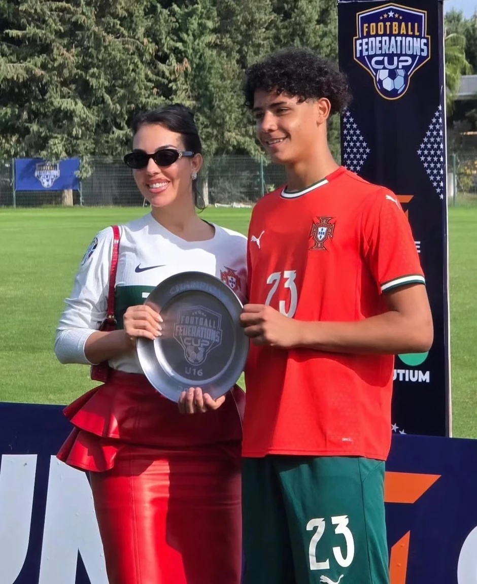 Thời điểm Ronaldo cưới Thời điểm Ronaldo cưới