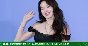 Thư Kỳ ngọt ngào như gái 20 trên thảm đỏ