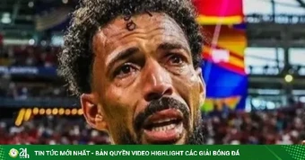 Thủ môn chặn đứng hàng thủ Tây Ban Nha ở World Cup nổi tiếng chóng mặt sau một đêm