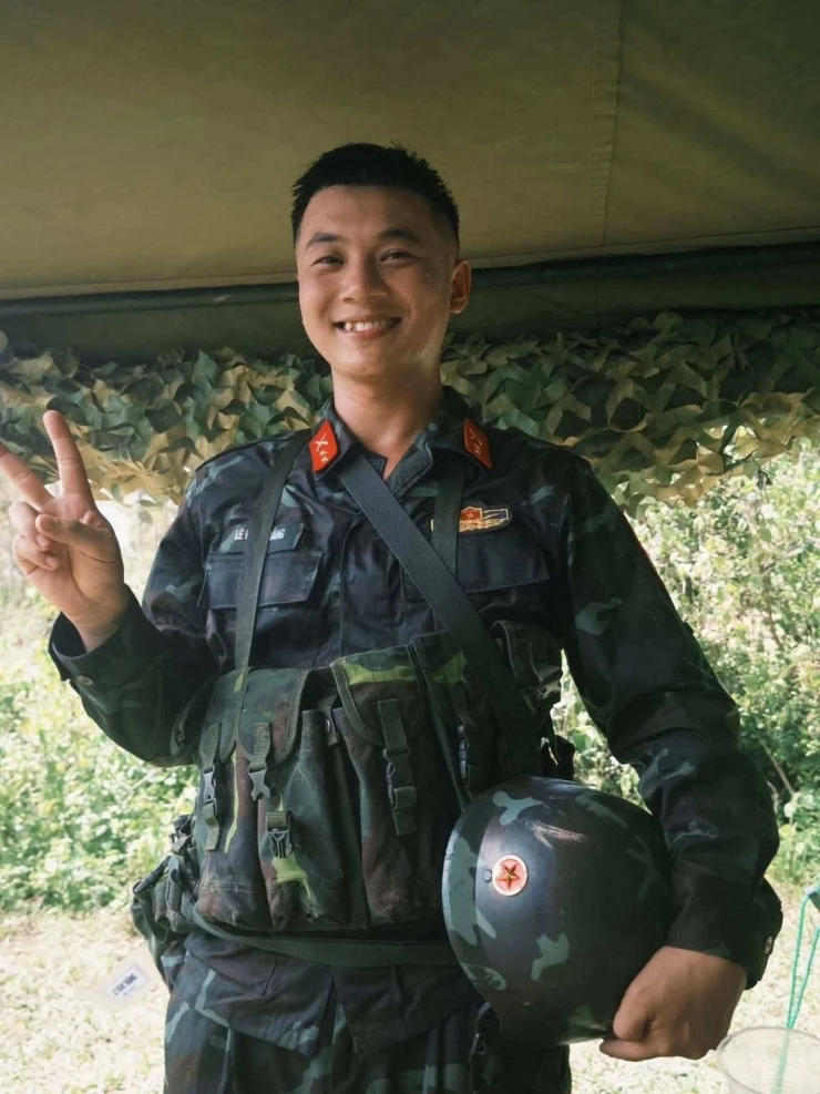 Thượng úy Lê Văn Thắng - hot boy quân đội từng gây sốt bên Hòa Minzy trong Sao Nhập Ngũ đột ngột qua đời