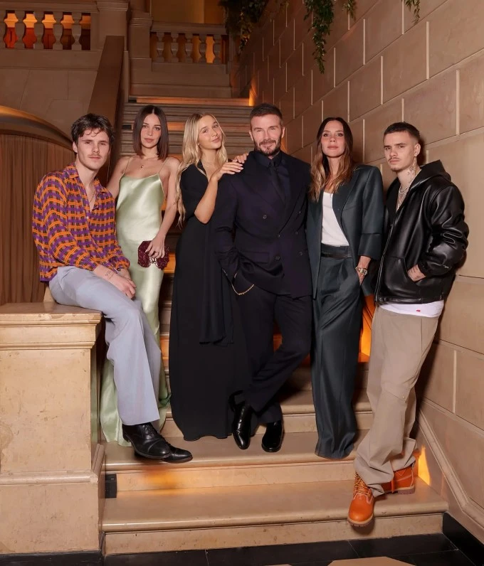 Tiệc sinh nhật 52 tuổi nhiều cảm xúc của Victoria Beckham Tiệc sinh nhật 52 tuổi nhiều cảm xúc của Victoria Beckham