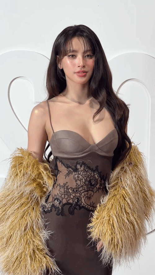 Tiểu Vy mặc váy hở vòng 1 sexy, visual đẹp phát sáng đứng kế Minh Hằng - Ngọc Trinh Tiểu Vy mặc váy hở vòng 1 sexy, visual đẹp phát sáng đứng kế Minh Hằng - Ngọc Trinh