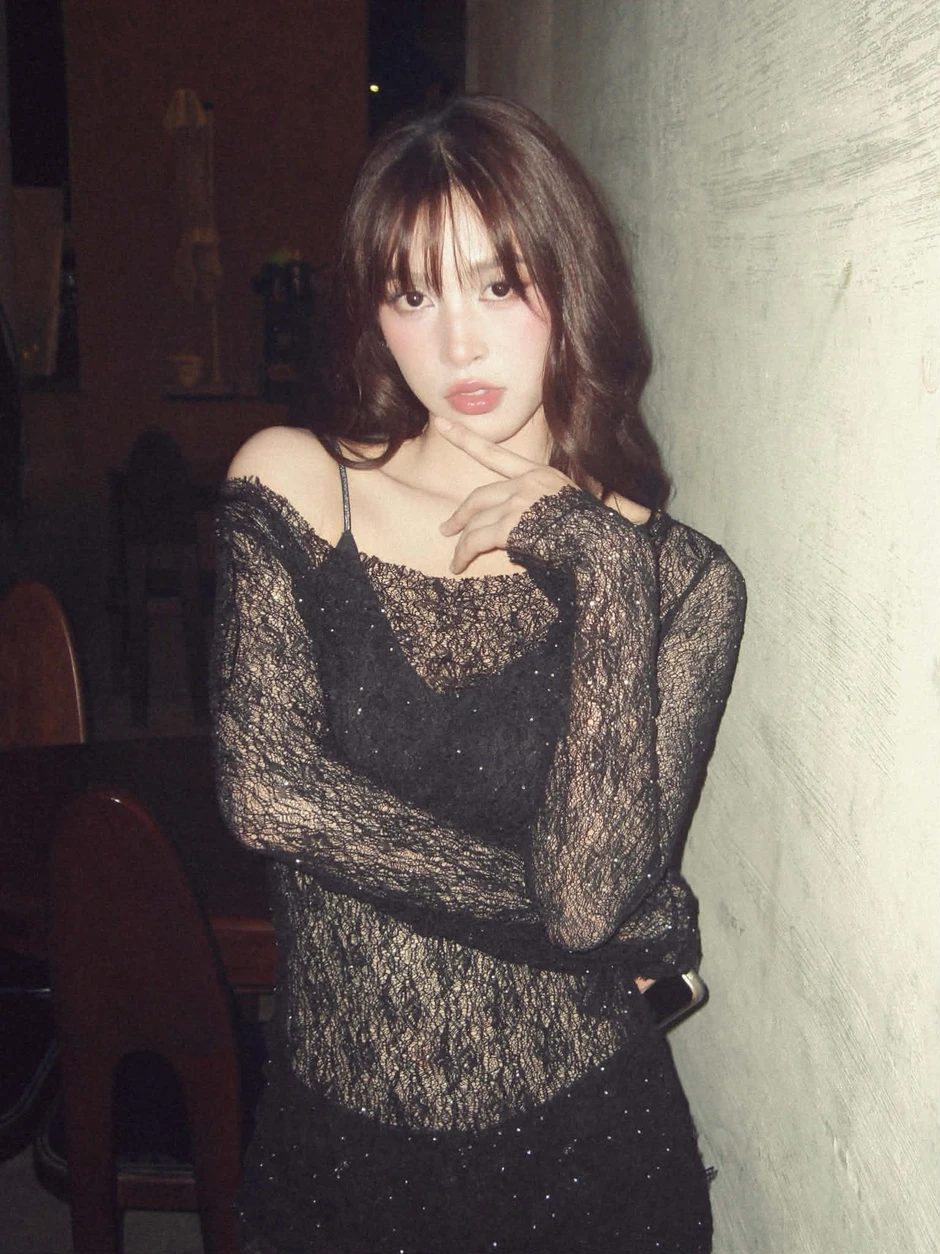 Tiểu Vy mặc váy hở vòng 1 sexy, visual đẹp phát sáng đứng kế Minh Hằng - Ngọc Trinh Tiểu Vy mặc váy hở vòng 1 sexy, visual đẹp phát sáng đứng kế Minh Hằng - Ngọc Trinh