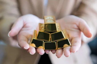 Tin tưởng thương hiệu vàng lớn ở Trung Quốc, người phụ nữ ôm “cú sốc” sau 15 năm mua hàng, ước tính thiệt hại lớn