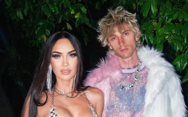 Tình cũ Megan Fox qua đêm tại nhà Dakota Johnson
