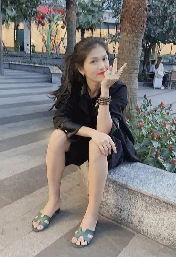 Tình trạng của "hoa hậu đông con nhất Việt Nam" báo nợ 10 tỷ, muốn sang Campuchia mở quán phở Tình trạng của "hoa hậu đông con nhất Việt Nam" báo nợ 10 tỷ, muốn sang Campuchia mở quán phở