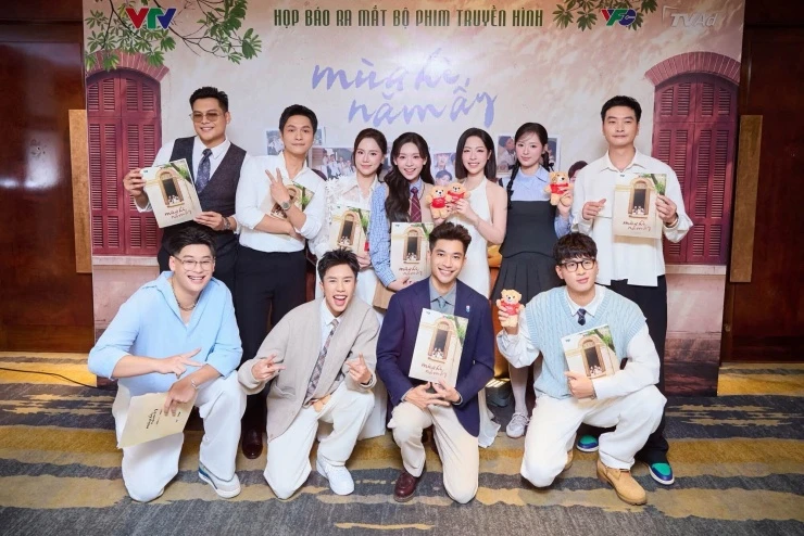 Tô Dũng và Minh Thu gây chú ý khi yêu nhau từ đời lên phim Tô Dũng và Minh Thu gây chú ý khi yêu nhau từ đời lên phim