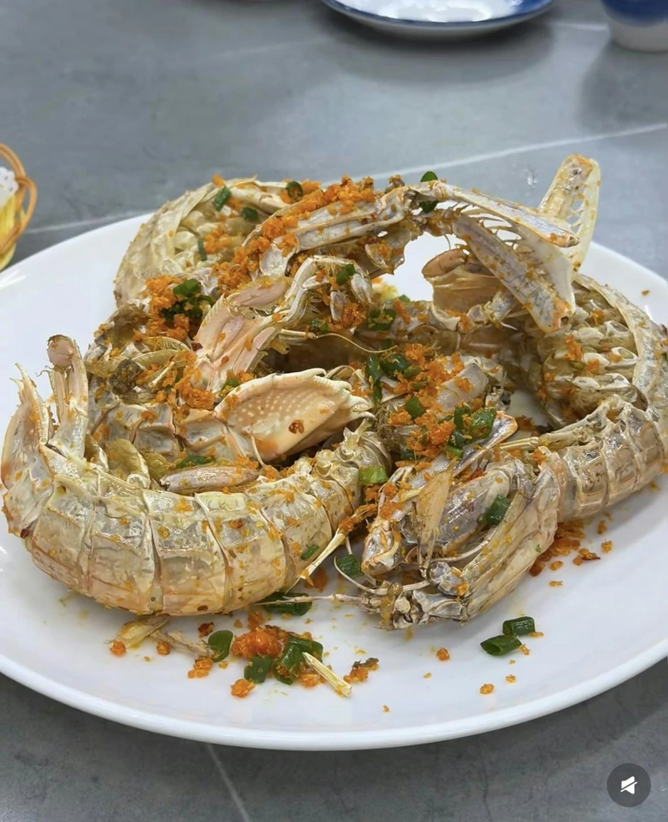 Tranh cãi chuyện nhà hàng bán 4 con bề bề giá 3,6 triệu tại một bãi biển nổi tiếng, chủ quán áp lực đã qua đời Tranh cãi chuyện nhà hàng bán 4 con bề bề giá 3,6 triệu tại một bãi biển nổi tiếng, chủ quán áp lực đã qua đời