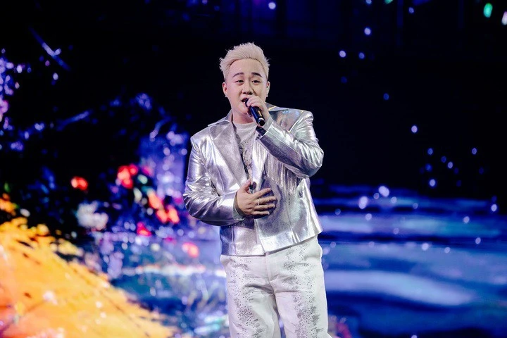 Trung Quân Idol: Hoàng tử mưa của Vpop, cuộc sống giàu có, U40 vẫn độc thân Trung Quân Idol: Hoàng tử mưa của Vpop, cuộc sống giàu có, U40 vẫn độc thân