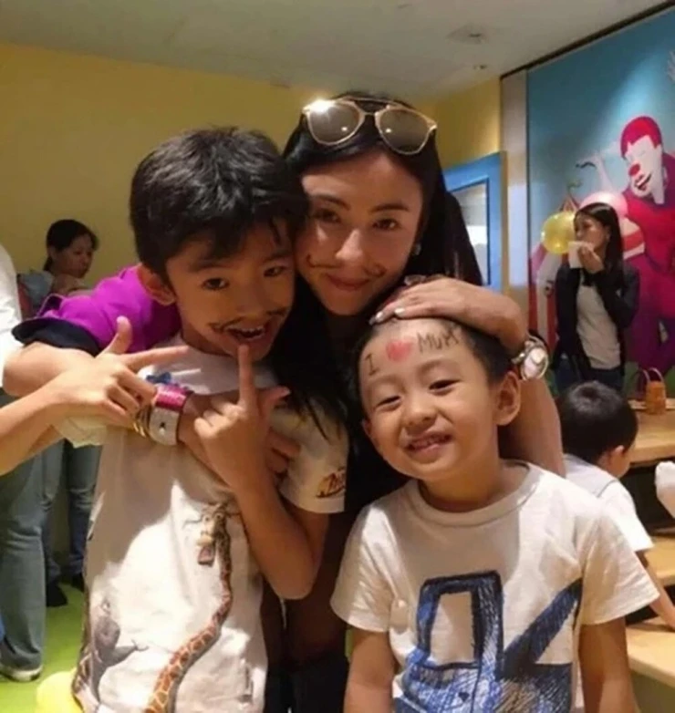 Trương Bá Chi: Từ “ngọc nữ” điện ảnh Hoa ngữ đến bản lĩnh người mẹ đơn thân