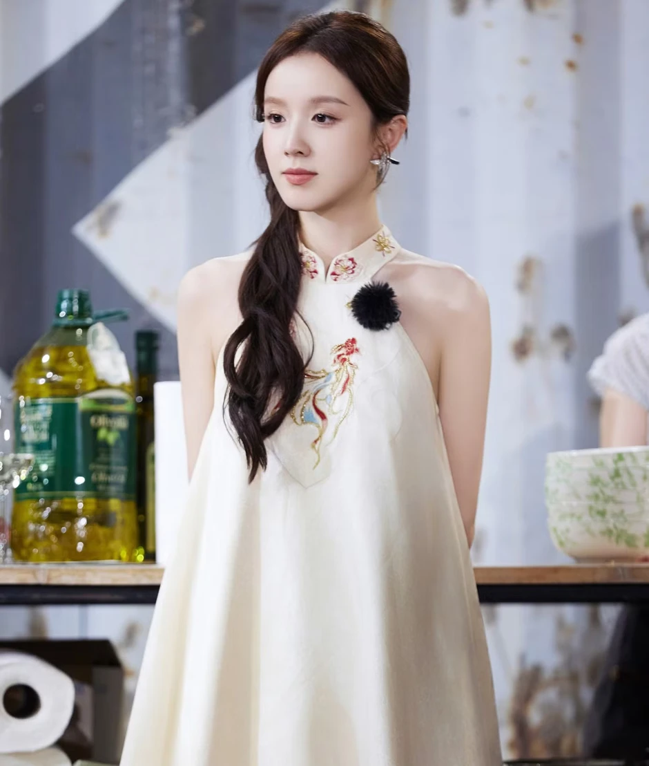 Trương Nhã Kỳ bị cắt sóng