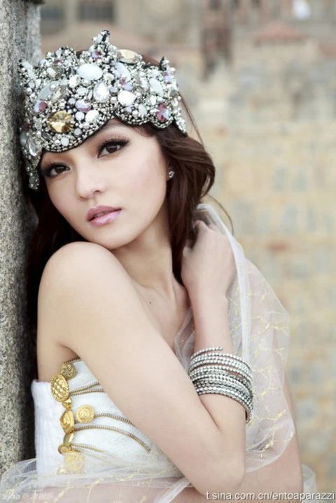 Trương Thiều Hàm sự nghiệp sụp đổ vì gia đình, tự mua cả hòn đảo ở cho yên thân