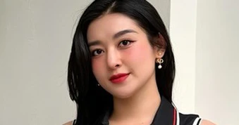 Từ vụ Á hậu Huyền My pass lại đôi giày hiệu cũ, nghĩ gì về chuyện nghệ sĩ thanh lý quần áo mặc rồi