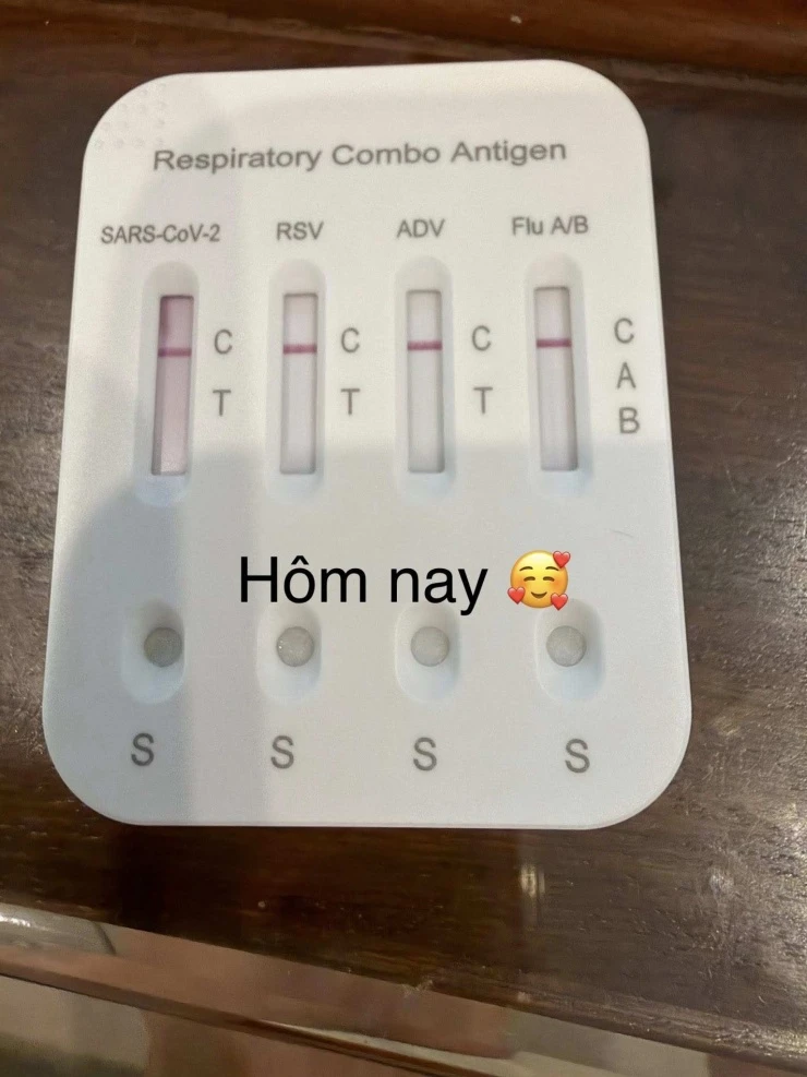Tuấn Hưng mắc Covid-19, Dương Edward nhập viện cấp cứu