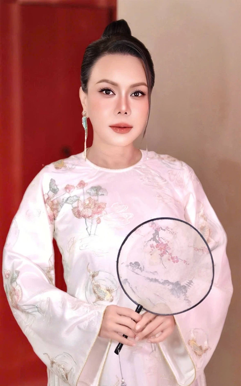 Việt Hương nói gì khi mỹ phẩm bị chê đểu, gia công? Việt Hương nói gì khi mỹ phẩm bị chê đểu, gia công?