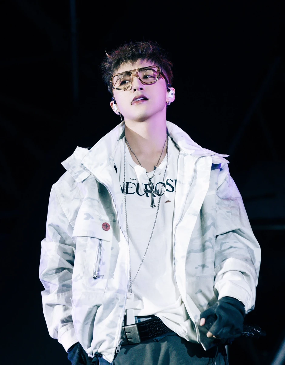 Việt Nam có ca khúc khiến quốc tế trầm trồ, lên xu hướng vượt mặt cả Justin Bieber, Taylor Swift Việt Nam có ca khúc khiến quốc tế trầm trồ, lên xu hướng vượt mặt cả Justin Bieber, Taylor Swift