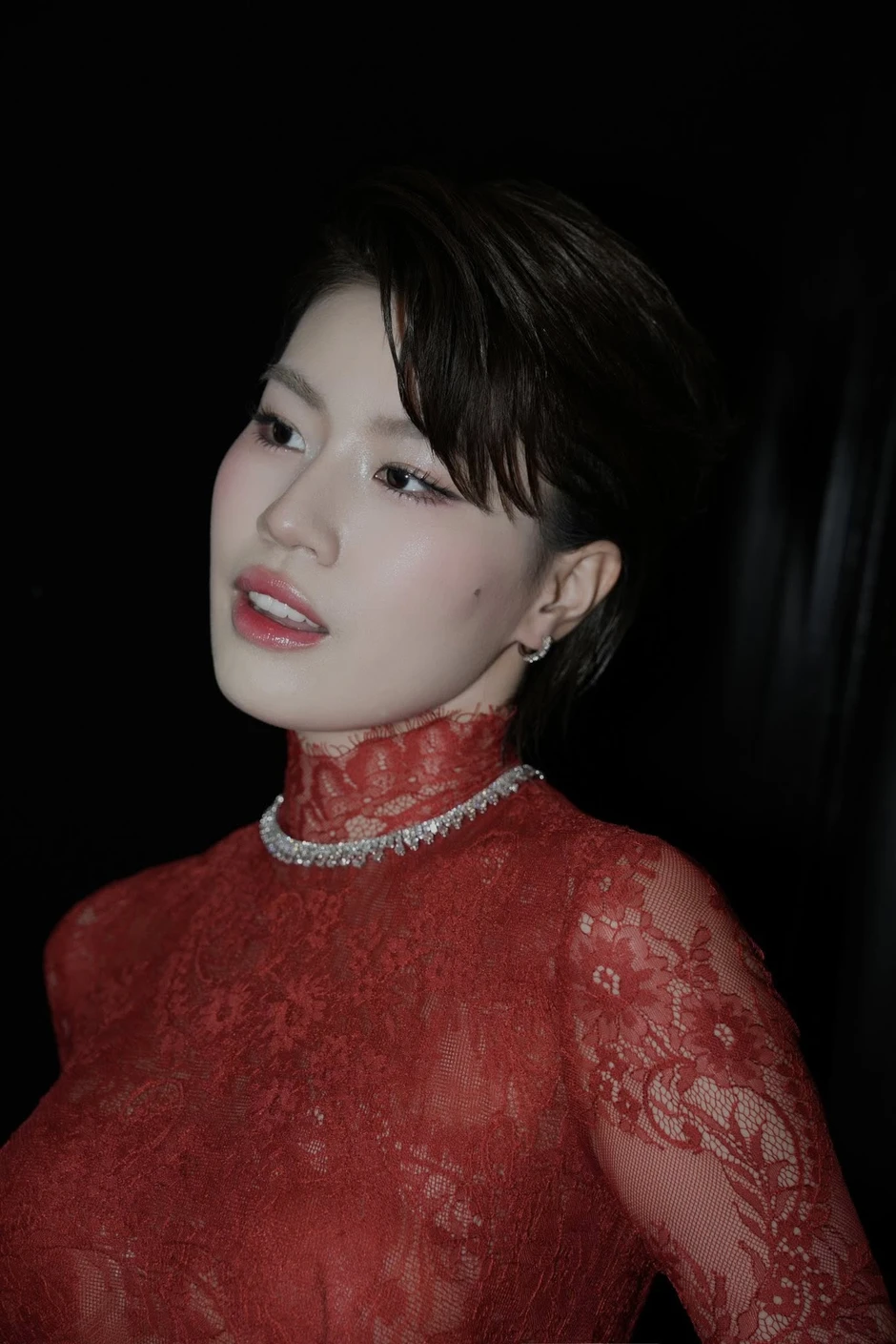 Việt Nam có mỹ nhân 17 tuổi đã nổi tiếng, hit tỷ view hot toàn cầu: Nhan sắc thăng hạng, tự tin thi Hoa hậu