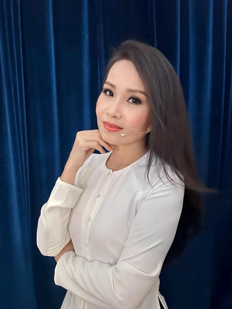 Việt Nam có mỹ nhân nổi tiếng 32 năm, được yêu mến đến mức vướng tranh cãi không ai nặng lời