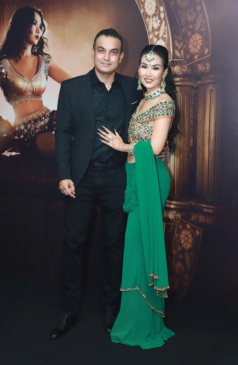 Việt Nam có mẹ 2 con chạy show từ Nam ra Bắc, chương trình quốc gia nào cũng có mặt