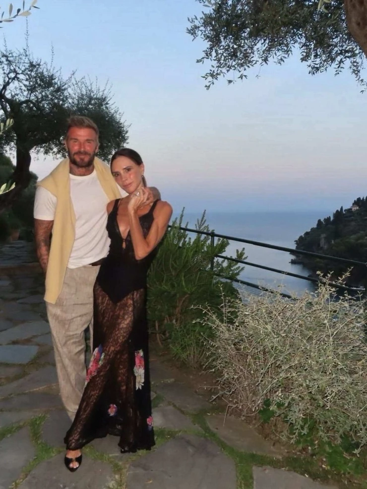 Vợ chồng David Beckham về nơi hẹn hò 29 năm trước