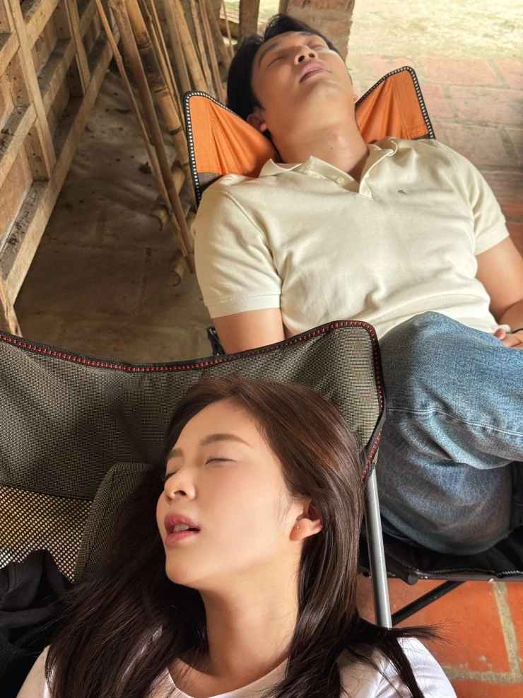 Vợ chồng nam diễn viên quê Bắc Ninh gây sốt với hậu trường Ngược đường ngược nắng Vợ chồng nam diễn viên quê Bắc Ninh gây sốt với hậu trường Ngược đường ngược nắng