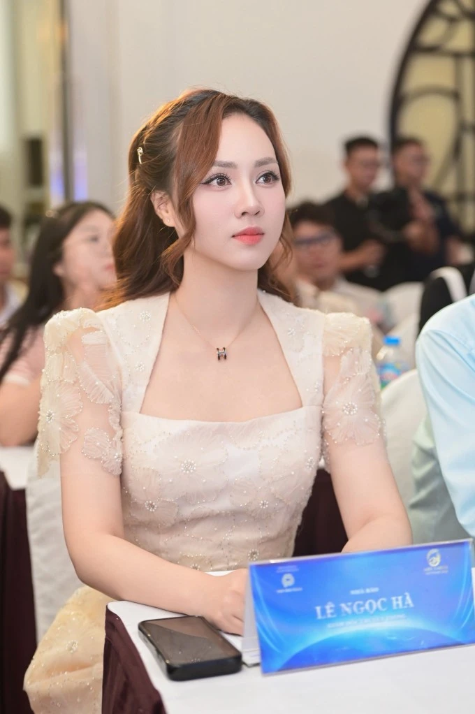 Vợ Công Lý phủ nhận có đại gia bao nuôi Vợ Công Lý phủ nhận có đại gia bao nuôi
