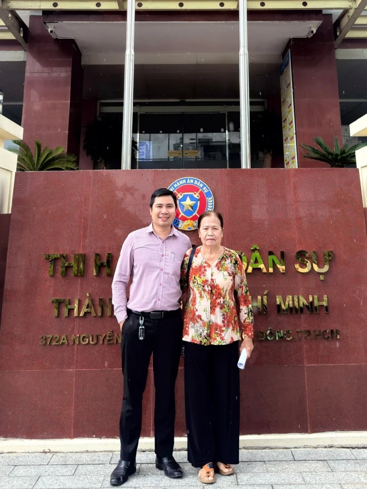 Vợ Đức Tiến chi thêm 60 triệu đồng cho mẹ chồng chuyển nhà