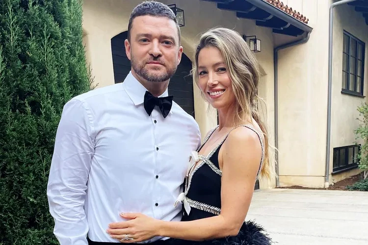 Vợ ra tối hậu thư sốc cho Justin Timberlake sau scandal ngoại tình, gã đàn ông hủy hoại Britney Spears đang bị quả báo Vợ ra tối hậu thư sốc cho Justin Timberlake sau scandal ngoại tình, gã đàn ông hủy hoại Britney Spears đang bị quả báo