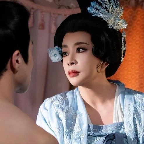 Võ Tắc Thiên Lưu Hiểu Khánh gây sốt với phim ngắn đạt 100 triệu view