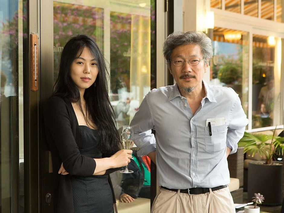 Vụ tiểu tam bị ghét nhất showbiz ngoại tình với chủ tịch U70: Xuất hiện cô gái ngồi không cũng lãnh đạn!