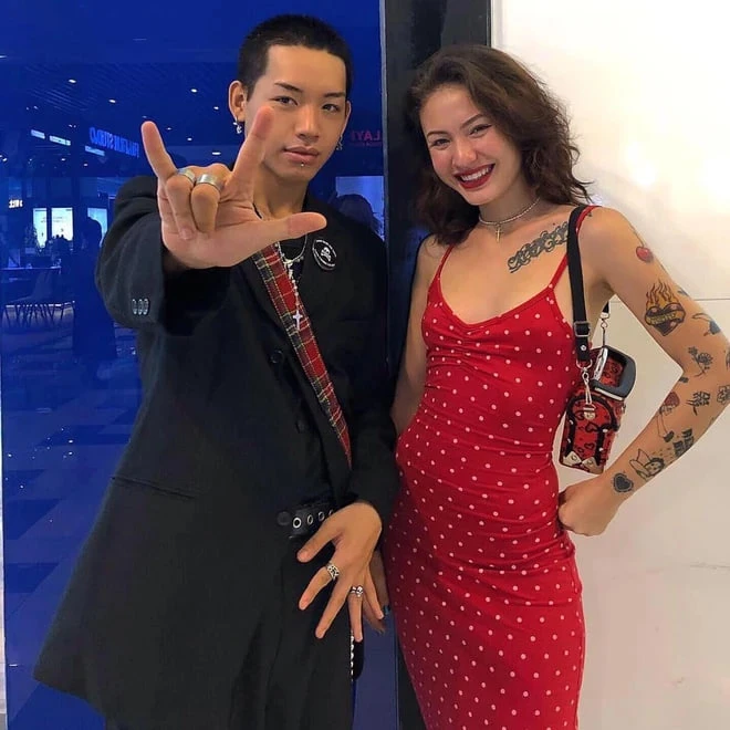 WEAN LE và NAOMI liên tục tương tác, khán giả kêu gọi quay lại mà cứ ậm ừ không chịu WEAN LE và NAOMI liên tục tương tác, khán giả kêu gọi quay lại mà cứ ậm ừ không chịu