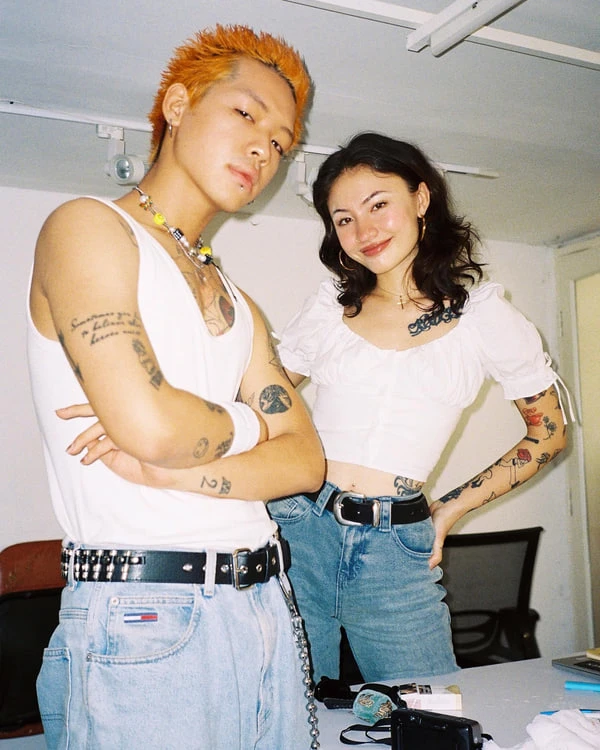 WEAN LE và NAOMI liên tục tương tác, khán giả kêu gọi quay lại mà cứ ậm ừ không chịu WEAN LE và NAOMI liên tục tương tác, khán giả kêu gọi quay lại mà cứ ậm ừ không chịu