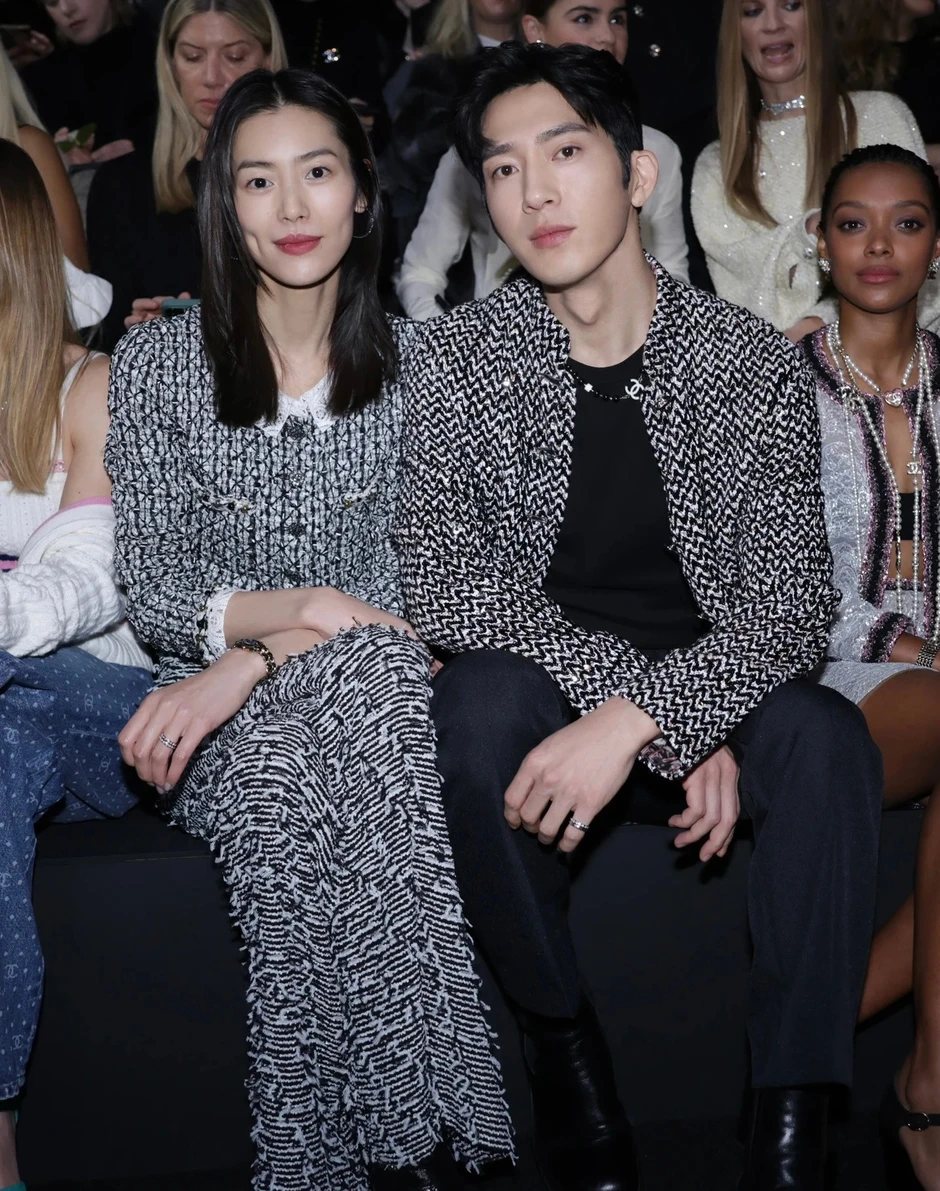 Xuất hiện mỹ nhân váy ren ở Cannes có visual "rửa mắt" cực mạnh, làm 18 triệu người xem đến đờ đẫn Xuất hiện mỹ nhân váy ren ở Cannes có visual "rửa mắt" cực mạnh, làm 18 triệu người xem đến đờ đẫn