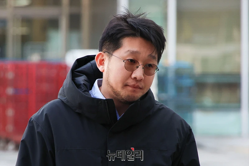 Yêu cầu án tù giam với nam ca sĩ quảng cáo sai sự thật Yêu cầu án tù giam với nam ca sĩ quảng cáo sai sự thật