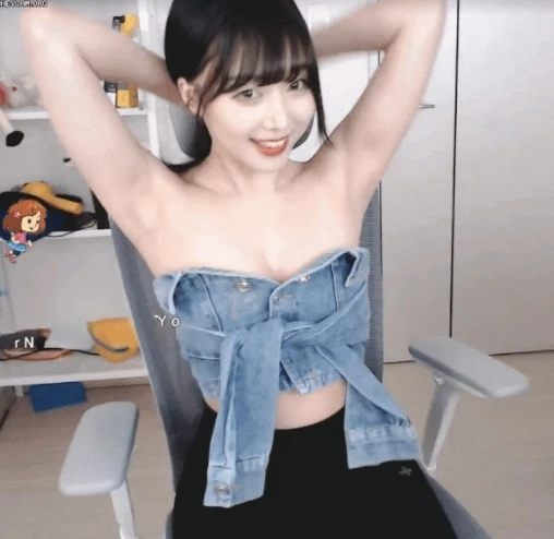 Yêu nhanh 21 ngày, nữ streamer siêu gợi cảm thừa nhận bản thân khó chiều, khiến nửa kia vất vả Yêu nhanh 21 ngày, nữ streamer siêu gợi cảm thừa nhận bản thân khó chiều, khiến nửa kia vất vả