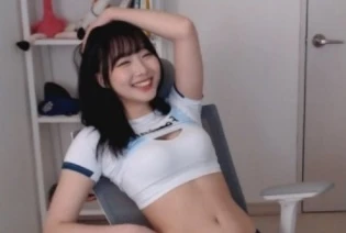 Yêu nhanh 21 ngày, nữ streamer siêu gợi cảm thừa nhận bản thân khó chiều, khiến nửa kia vất vả Yêu nhanh 21 ngày, nữ streamer siêu gợi cảm thừa nhận bản thân khó chiều, khiến nửa kia vất vả
