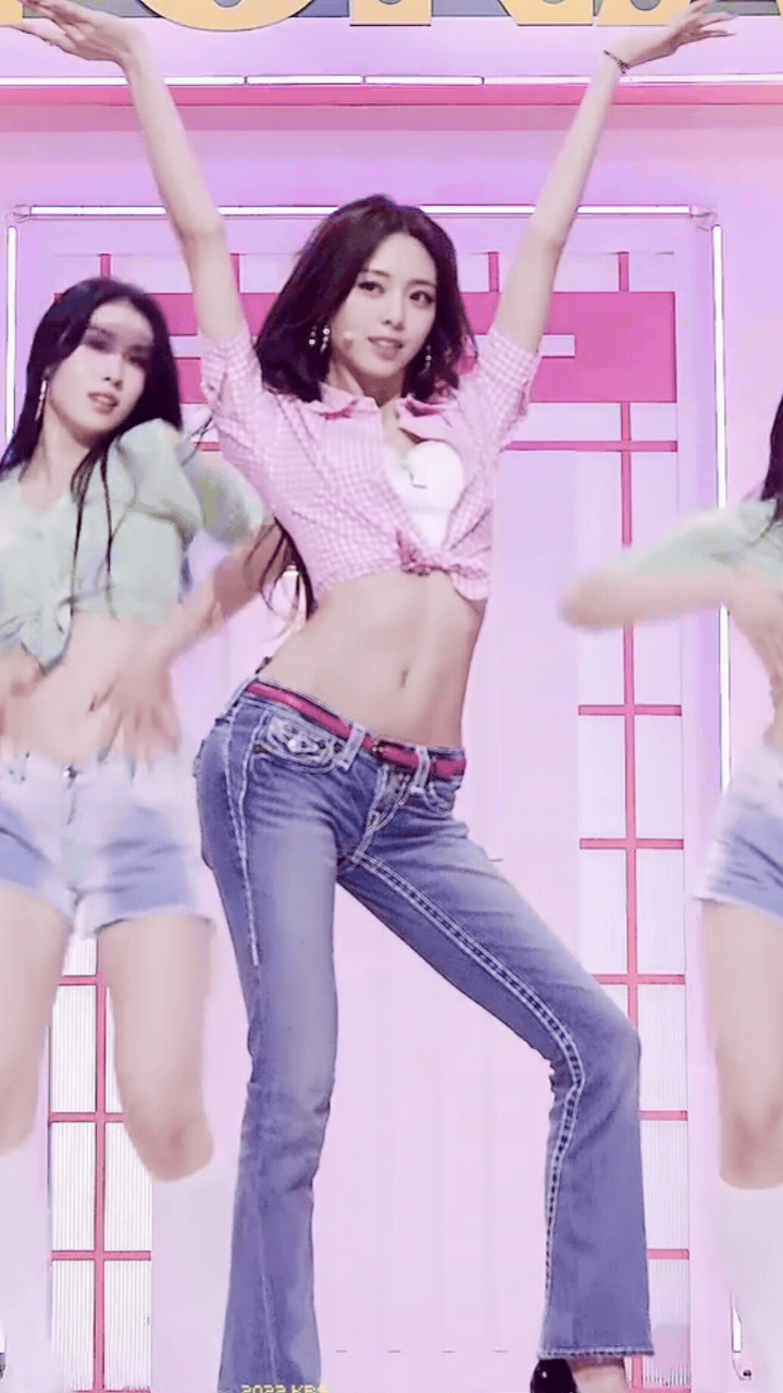 YUNA (ITZY) vừa vượt mặt siêu sao toàn cầu YUNA (ITZY) vừa vượt mặt siêu sao toàn cầu