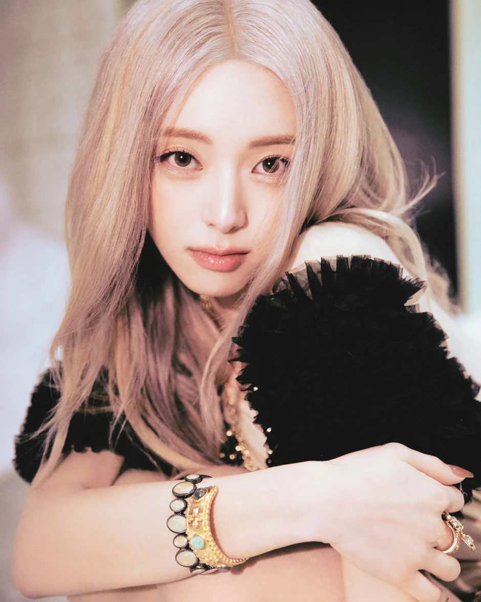 YUNA (ITZY) vừa vượt mặt siêu sao toàn cầu YUNA (ITZY) vừa vượt mặt siêu sao toàn cầu