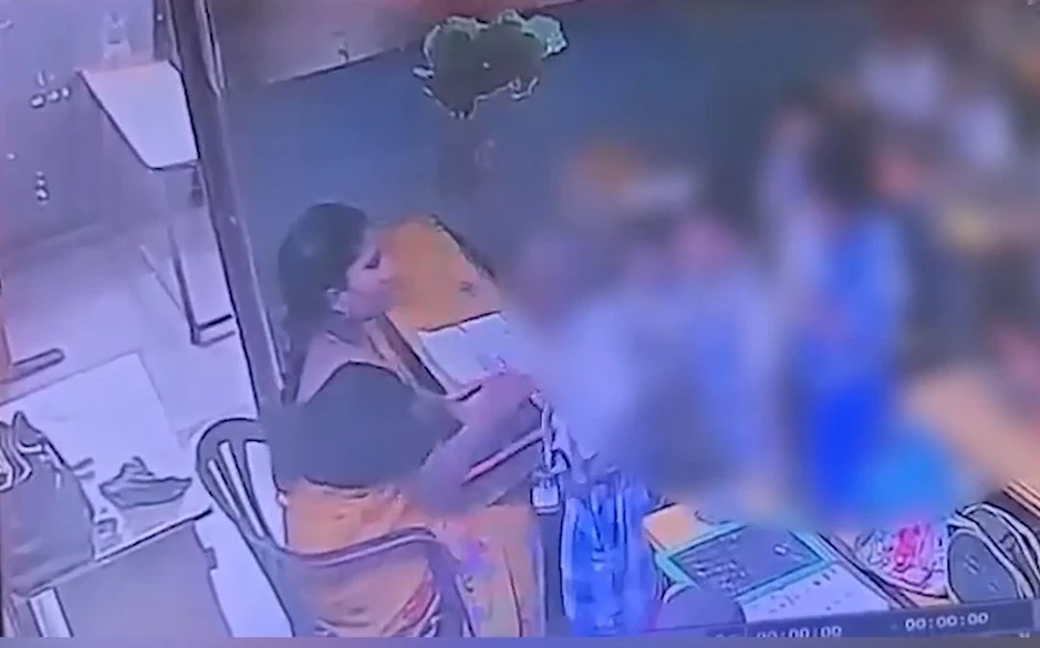 Bé trai 6 tu.ổi bất ngờ ngã gục, t.ử v.ong sau khi bị giáo viên h.ành h.ung
