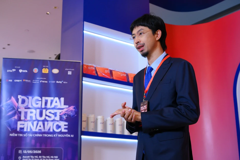 Diễn đàn về niềm tin số tài chính trong kỷ nguyên AI đang diễn ra sáng nay: Đen xuất hiện lịch lãm, Bảo Ngọc giản dị mà nổi bần bật